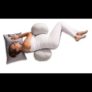 Side sleeper maternity pillow